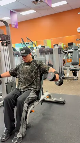 Ablare en los videos y explicare mas mis rutinas que opinan 🤝🫡🐺🙏🏻 #gymmotivation #GymTok #gym  @YOUNGLA 