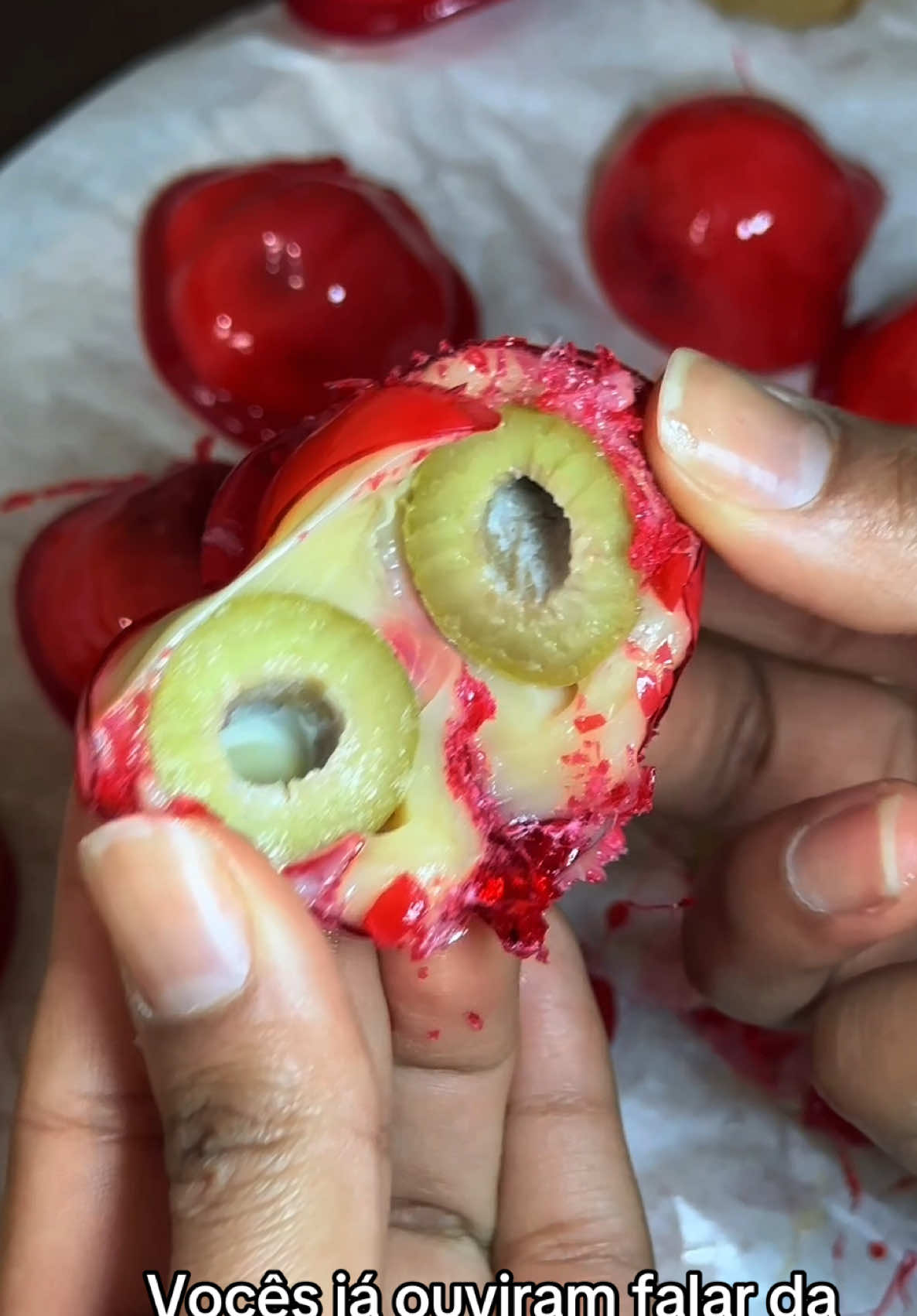 Morango do amor é para os fracos. Nós amamos! ♥️ 🫒  #ValeFértil #AzeitonasValeFértil #MorangoDoAmor #AzeitonaDoAmor #ForYou #FY