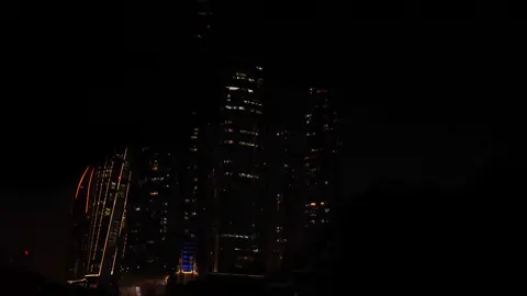 لبيه ياللي لو طلبني البيه للعاصمه حافي ولو دربه خبوت🌃✨                              . #حسين_الجسمي #لبيه #العاصمه #abudhabi #ابوظبي #ابداع #ابداعاتي #تصويري #اكسبلورexplore #اكسبلور_تيك_توك #اكسبلور #explore #🤍 #💙 #✨ #❣️ #اوزمو_بوكيت3 #osmopocket3 