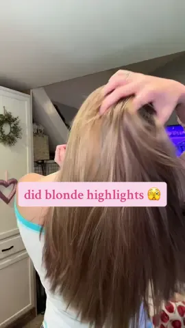 my head is sunburnt ASF so ignore that 😅 #fypシ゚viral #tinyhouse #foryoupage #21 #hellurrrprettypeople #hashtag #fyp #hair #fakebody #highlights #blonde #hairdye 