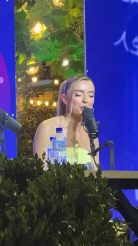 ...Queen❤️❤️❤️❤️ #prizren #konzert #vibes #donjetamorina #videoviral #beauty #fyp #fürdich #perty @Donjeta Morina 