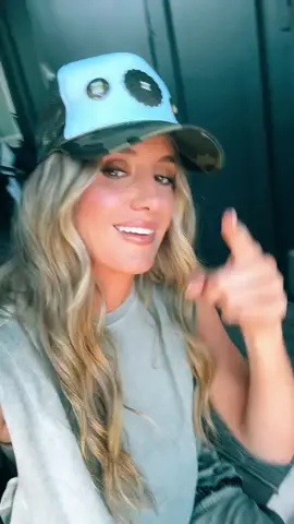 @Big C’s country built like Lainey Wilson 🤣🩵 