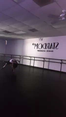 Just a little movement after teaching a private lesson 🌙🦋 #dance #danceteacher #oceans @thestardomdanceacade 