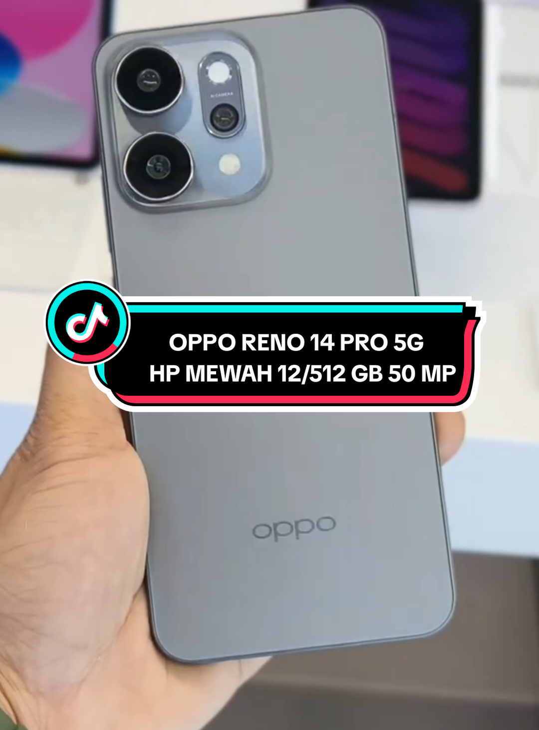 OPPO RENO 14 PRO 5G  Layar: AMOLED 6.83 inci, resolusi FHD+ (1272 x 2800 piksel), refresh rate 120Hz, touch sampling rate 240Hz, kecerahan maksimum 1200 nits, Corning Gorilla Glass 7i.  Chipset: MediaTek Dimensity 8450.  RAM: 12GB LPDDR5X.  Penyimpanan: 512GB UFS 3.1.  Kamera Belakang: 50MP (utama, OIS), 50MP (ultrawide, AF), 50MP (telefoto, OIS).  Kamera Depan: 50MP (AF).  Baterai: 6200mAh, pengisian daya SuperVOOC 80W (kabel) dan AIRVOOC 50W (nirkabel).  Sistem Operasi: ColorOS 15 berbasis Android 15.  Fitur Lainnya: Sistem pendingin AI Nano Dual-Drive Cooling System, AI HyperBoost 2.0, sertifikasi IP66/IP68/IP69, chip X1, Wi-Fi 6, Bluetooth 5.4, NFC, speaker stereo #opporeno14pro #oppo #reno14series #hpkeren #fyppppppppppppppppppppppp #fyp #fypdonggggggg 