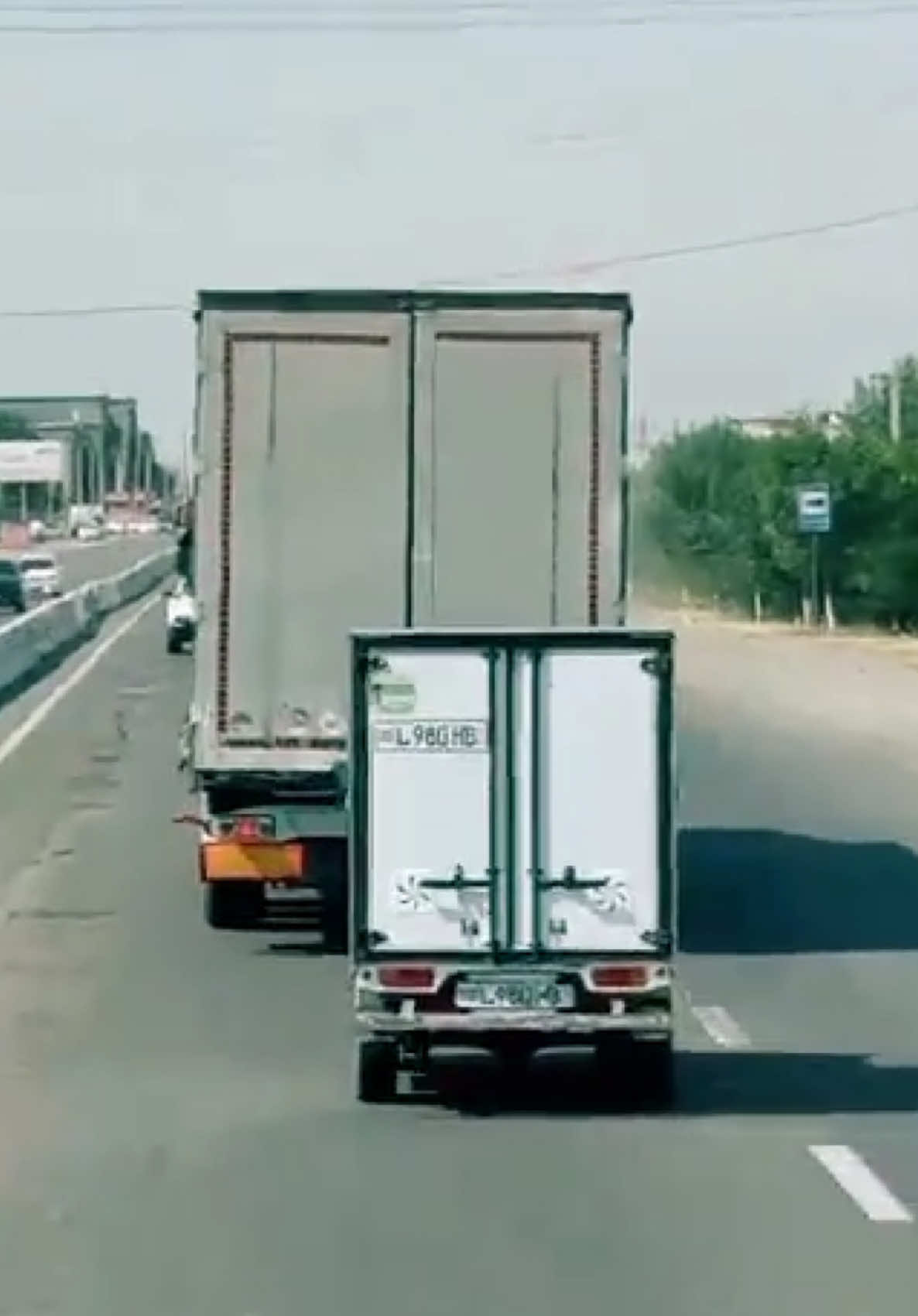 VROOM VROOM 🚛 #fyp #fypシ゚viral #funny #semitrucks #mini #funnytiktok #vroomvroom #foryoupage 