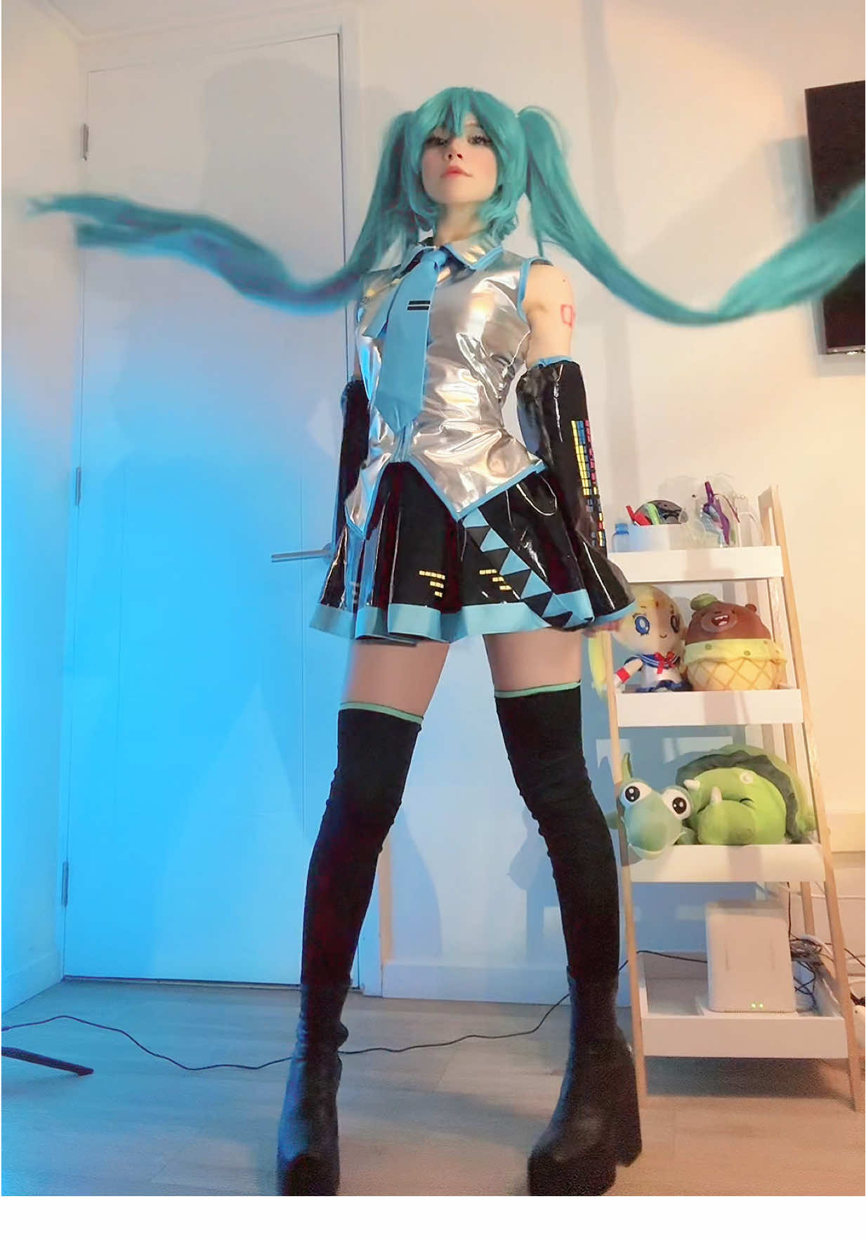 ¡Miku miku miku! Más bailes con Mikuuu jsjs 🌸💫 #hatsunemiku #hatsunemikucosplay #vocaloidcosplay #mikucosplay #mikuhatsunecosplay #mikuhatsune 
