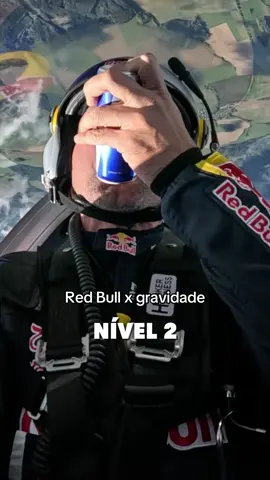 Spoiler: não cai 🤭 #redbull #tedáaaasas #energydrink #energético 