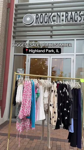Let’s run it back 🏃‍♀️ Highland Park Sidewalk Sale is happening this Friday & Saturday! Tag someone you want to come shop the biggest sale of the summer with 👇👇