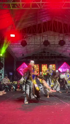 Lamun Sinawang Idakep Warok WCB 🔥 #promomakangajian #waroktemanggungan #wahyuciptobudoyosengganen #nyong_temanggung #wcb #Idakebputri #idakebtemanggung #idakeb #lamunsinawang #waroktemanggunganwaroksurup #temanggungseni #hokyatemanggung #temanggung24jam #temanggung #kendal24jam #kendalhandal #fyp 