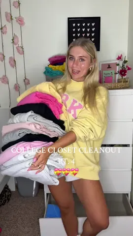 This is actually fun lol!!! #closetcleanout #collegecleanout #closettour #closetorganization #haul #goingthroughclothes #shopping #clothesorganization #trendy #fypシ 