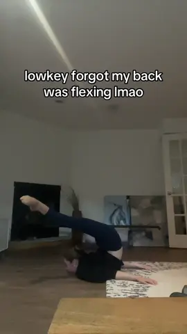 my back hurts now 😢  #dancer #backflexibility #backbendchallenge #fyp #viral 
