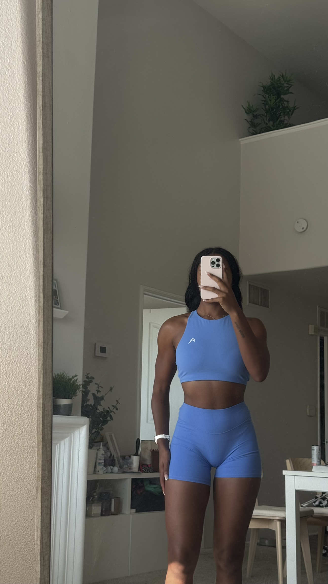 showing you the fitness ootd, pls be nice 🥺 I dont usually wear colorful tight shorts bc theyre not always flattering but i feel good today!  #oneractive #fitnessootd #OOTD 