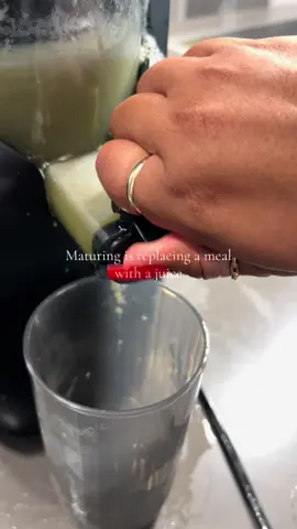 I've had 3 juicers before this one! I never used them after 1 use because it took to long to clean! This here is simple steps & so easy to clean!!  #fy #fyp #relatable #juicer #tiktokshop #tiktokshopfinds 