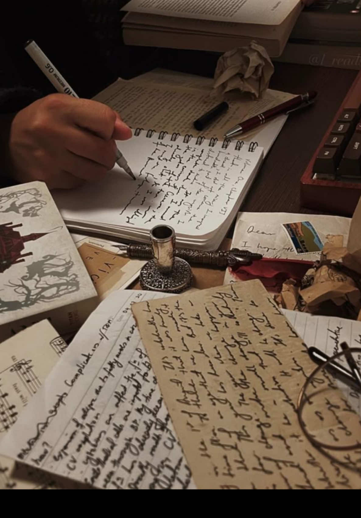 guys i seen billie eilish the other day and she was singing Guess and i couldn’t stop thinking about all the edits || #fanfic #fanfiction #ao3fanfic #ao3 #writing #writertok #author #author #author #wattpad #writingabook #fyp 