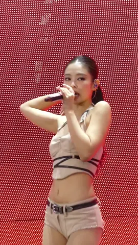 the playing with fire intro will always be iconic  #deadlineworldtour #playingwithfire #blackpink #jennierubyjane 