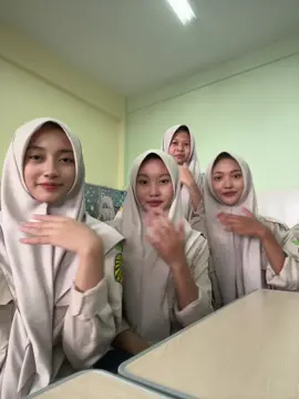 💃💃 #smamdasidoarjo #sidoarjo @zara @mochicoklat @faleonashi 