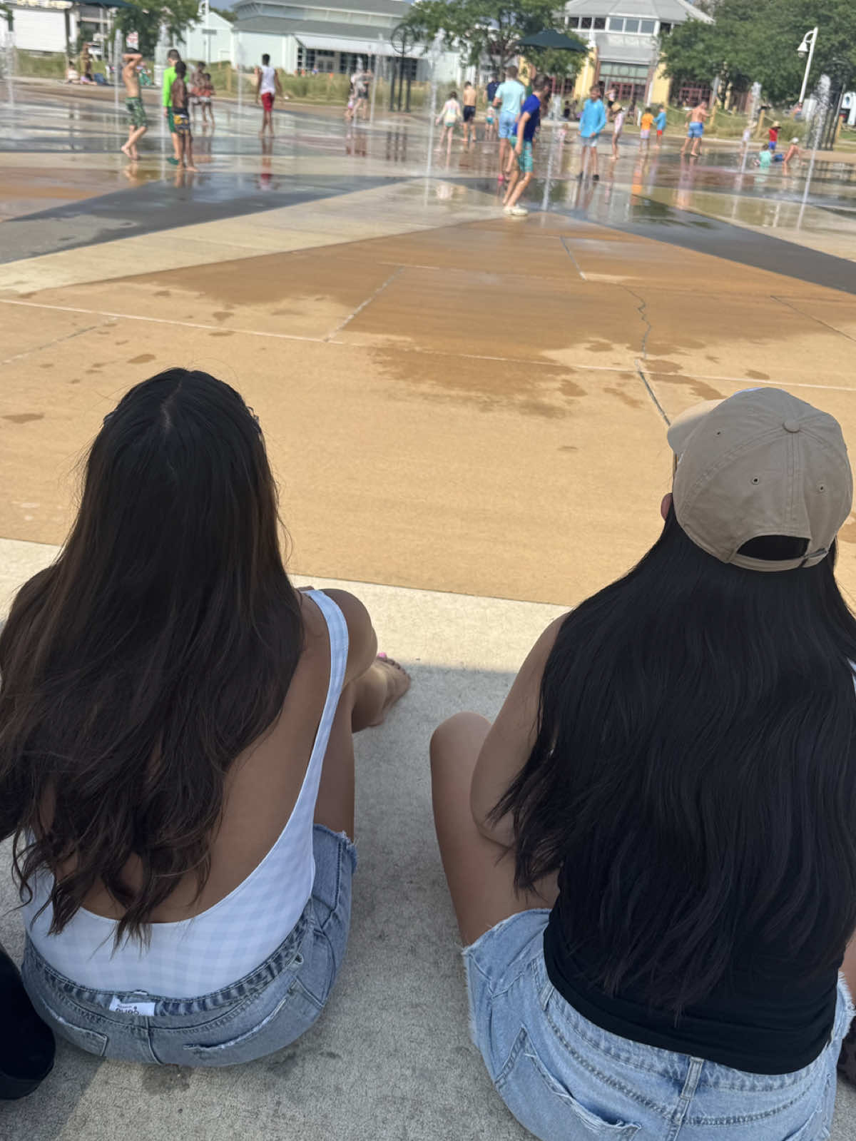 sir stop the plane!!!! 😭  #comeback #longdistancefriendship #sisterhood #girlhoodaesthetic @amyrenee 