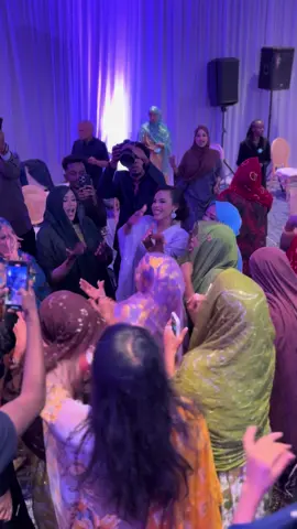 @Boqorada stelka #shiribkaabgaal🥰 #somalitiktok #ciyaardhaqameed #aroos 