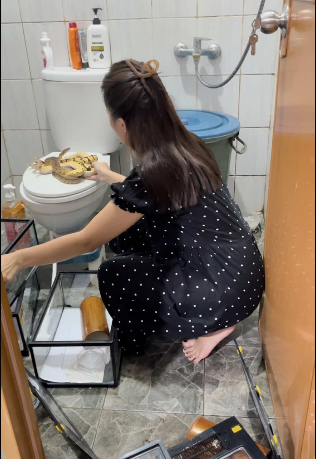 Babu bersihin kandang majikan 🙏🏻 
