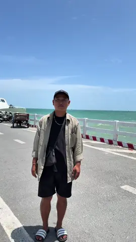 Nay đi ra bến tàu review #hònsơn #xuhuong #tiktok #reviewhonson #khachsantrungtamhonson 