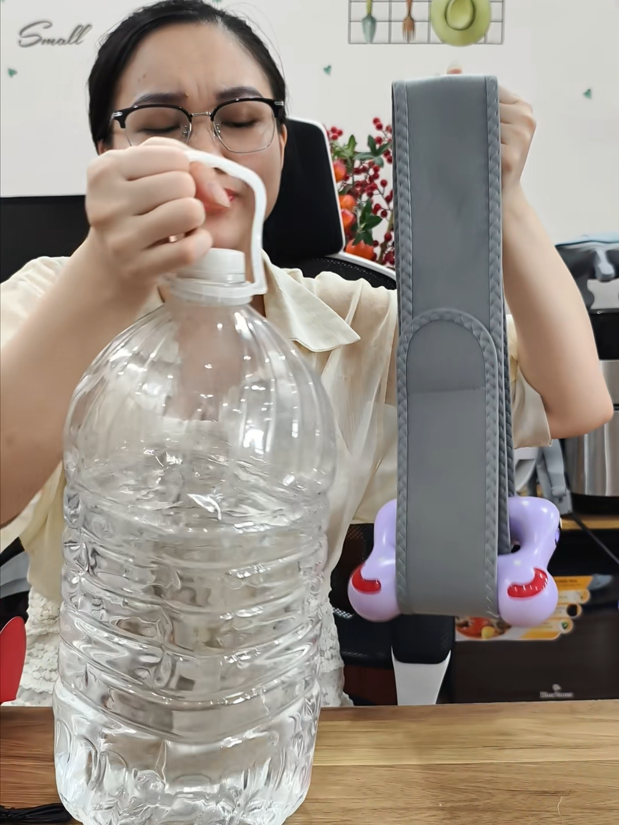 Máy Massage Vòng Mặt, VTT, Thư giãn cơ và giảm căng thẳng đau mỏi #maymassage #daimassagebung #chamsocsuckhoe #gocvanphongcuatien 
