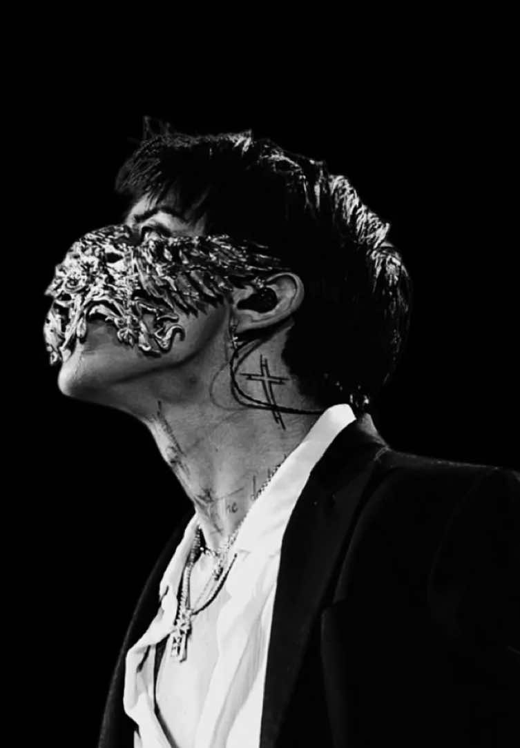 Ian y esa máscara.. no puedo superarla.. AHHHHHHHHH...  🌑🔥 @DPR IAN #dprian #dpr_official #christianyu #dreamperfectregime #coloursostrava #mitoisreal #mito 
