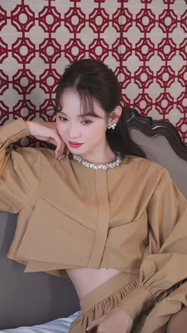 Con phố đã lên đèn Lên đồ để xuống phố thôi nào  #plclothing #setbo #dothietke #chanvaybi 