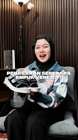 Penasaran kan seberapa empuknya sandal saoki venezia ? #sandals #sandalempuk #sandalsaoki #saokiid 