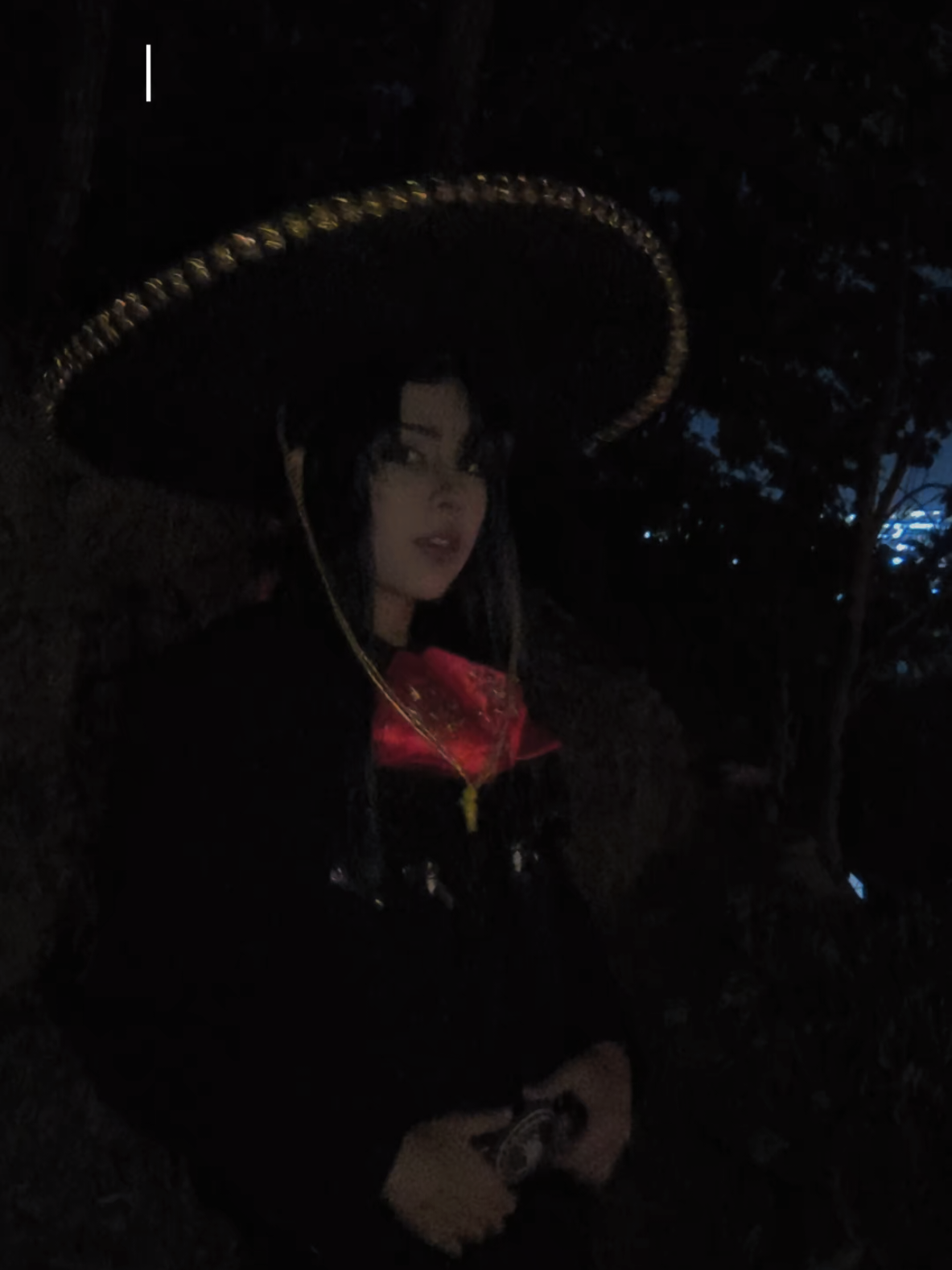 Este trend fue lo que me motivo a este cosplay!  Me alegra por fin sacarlo, aunque haya llegado tarde, muy tarde  #weiyingcosplay #weiwuxian #weiwuxian魏無羨 #weiying #modaozushi魔道祖师 #thegrandmasterofdemoniccultivation #danmei #danmeinovels #charronegro #moxuanyu #elgranmaestrodelcultivodemoniaco #modalzushicosplay 