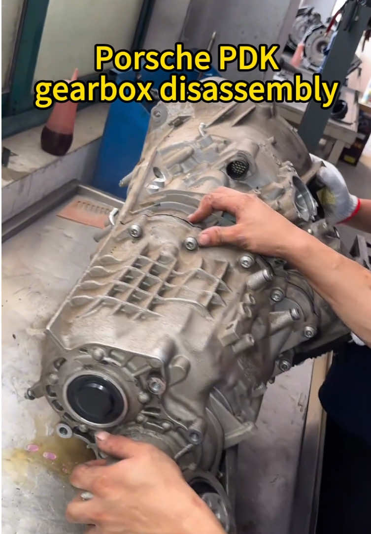 Porsche PDK gearbox disassembly #porsche #PDK #gearbox #transmission #fyp #tik_tok 