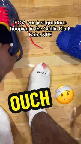 How does this even happen? 😓 @WAVE🌊 #shoes #sneakers #basketball #hooper #nike #kobe #explore #fyp #sneakerhead #NBA #basketballtiktok 