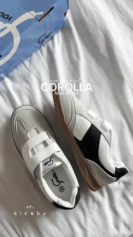 Launching new collection👟 free kaos kaki stok terbatas yah❤️ #corolla #lunavelcro #sepatusneakers 