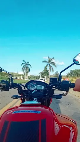 todos querem o morango do amor, é eu querendo uma 4 cilindros kkkkkkkkk . . . . . #morangodoamor #trend #moto #vaiprofy #fyyyyyyyyyyyyyyyy 