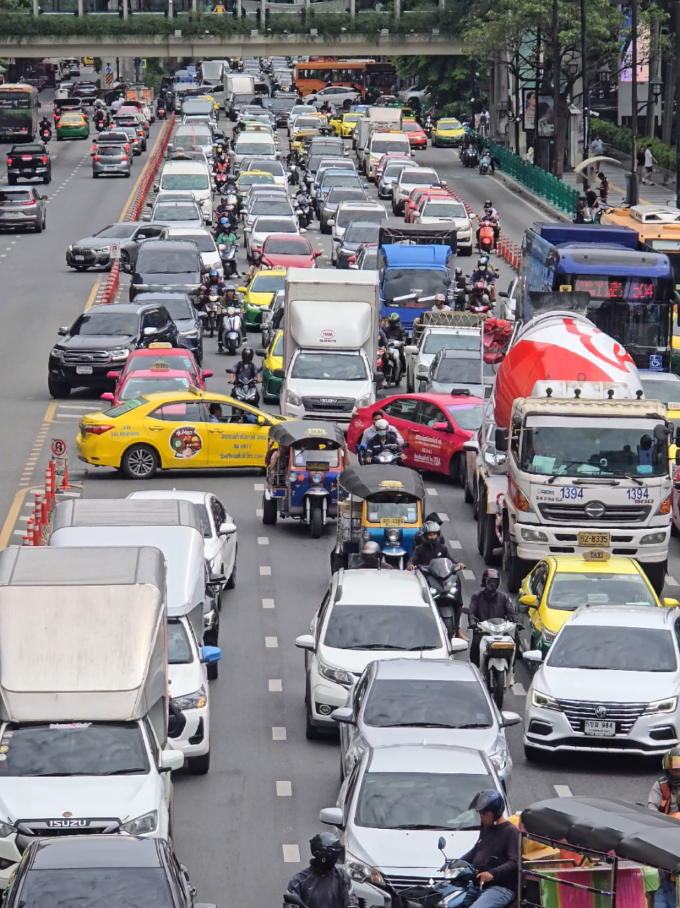 Traffic Jam in Bangkok Thailand #bangkok #bangkokthailand #thailand #travel #traffic 