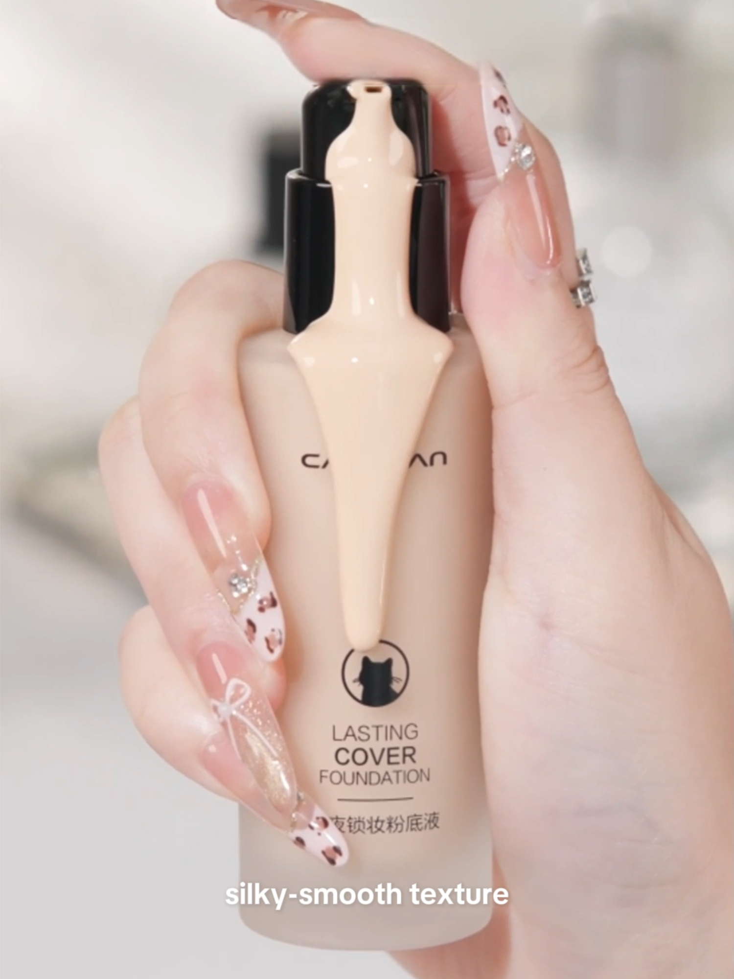 When your basemakeup is on the way to the next level😯Shop now at our tiktok shop and choose the best-matched shade for your vibrant summer😉 #CARSLAN #longlastingmakeup #foundation #basemakeup #foundationforoilyskin #summermakeup #flawlessmakeup #makeup #oilcontrol #fyp