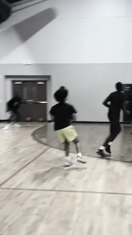 If your dream don’t scare you it ain’t big enough ✊🏽🚀🏀 #fyp #basketball #training #workout #motivation #shooter #grind 