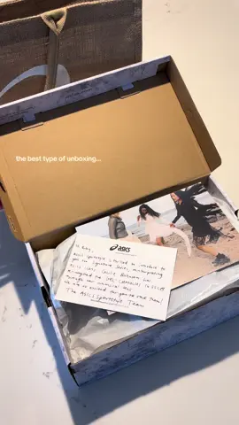 guysssss I just got my first gifted pair of @ASICS and I couldn’t be more obsessed 🥹🥹🥹🥹 #asics #gifted #pr #asicssportstyle #sportstyle #sneakers #active #fashion #Lifestyle #sneakersaddict #sneakershopping #unboxing #delivery #new 