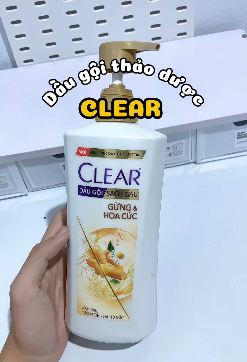 Ai muốn sạch gàu thì dùng em này#clear#cleargunghoacuc#daugoithaoduoc#daugoithiennhien#hoptaccungunilever#xuhuong#viral #LearnOnTikTok #otis✨review 