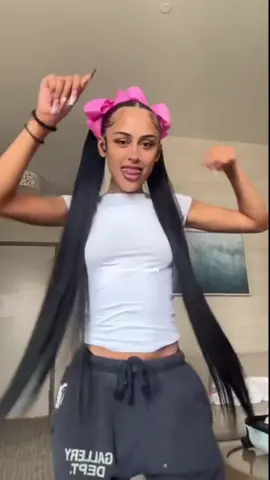 Ahna Mac 🎀:USE SNAPIK TO DOWNLOAD:#fypシ゚viral #hairclips #ahnamac #ahnamachair #fyp 