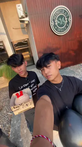 Happy birthday syangkuu , makin cantik, makin kuat, makin lancar segala”nya, hiraukan kata” netizen yg bikin kamu down , TTP JADI DIRI KAMU SENDIRI🖤#fyp #fypシ゚ #birthday 