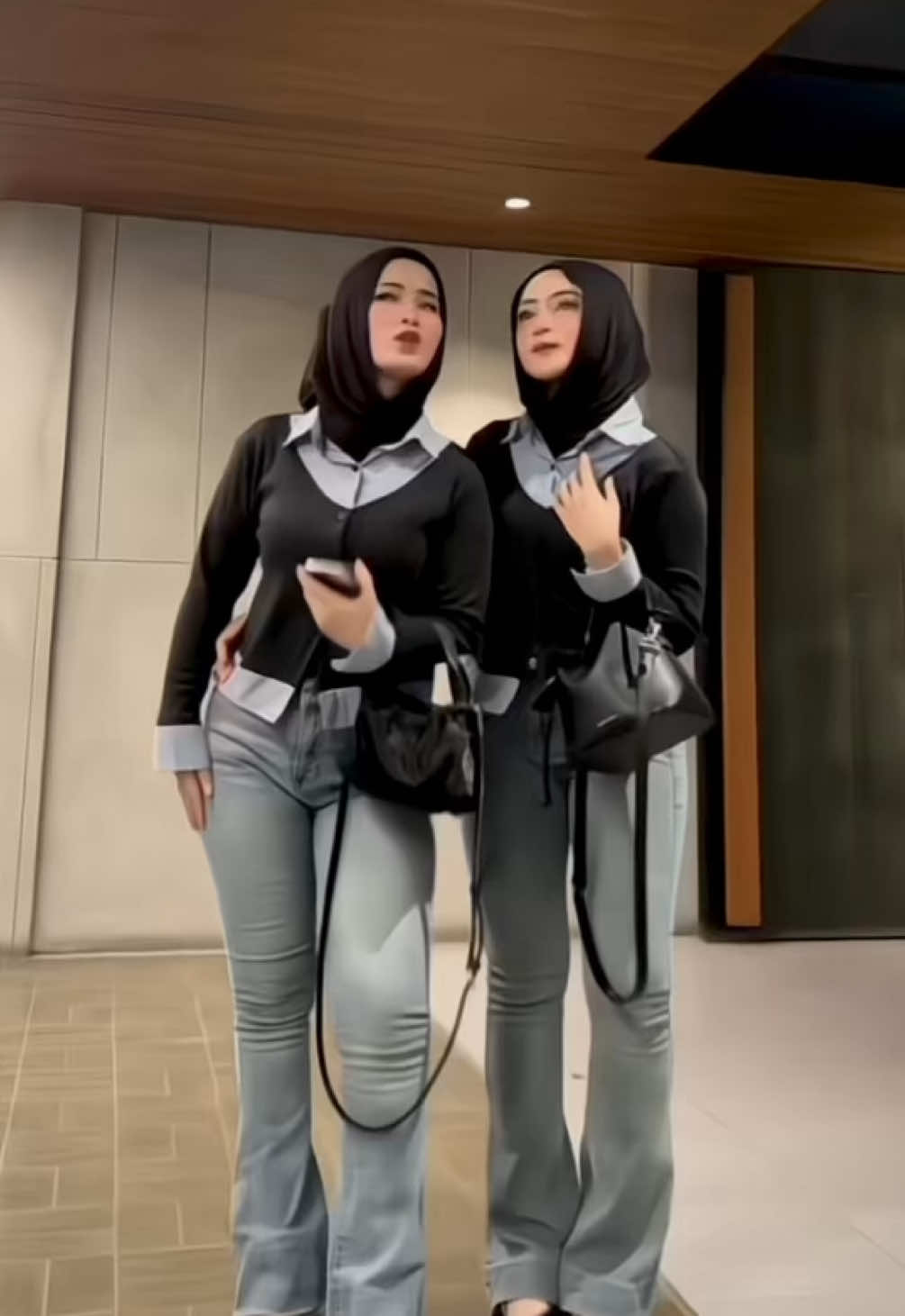 #OOTD #twins #kemejawanita #berandatiktok 