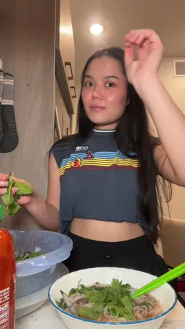 I don’t want to move in silence dude it’s so boring but every time I open my mouth something ends 😭 what’s the solution ?? 🥱🤞🏼 #eatwithme #pho #mukbang #talking #vietnamese #asian #food #mykimnguyen #situationship #storytime #finsta #exposingmyself #phonoodles #part2 