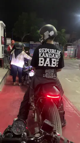 🐗🐗 #caferacer #bratcafe 