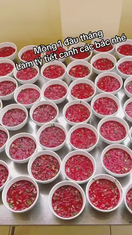 Tiết canh mồng 1 thôi các bác ơi.