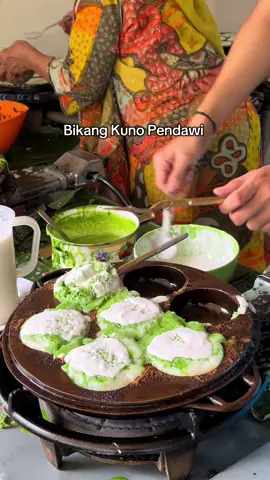Bikang Kuno Pendawi Sawojajar  #jajanpasar #bikang #bikangkunopendawi #kuliner #kulinertiktok #kulinermalang #fyp #fypシ゚ #fypシ゚viral🖤tiktok #sawojajar #kuebasah 