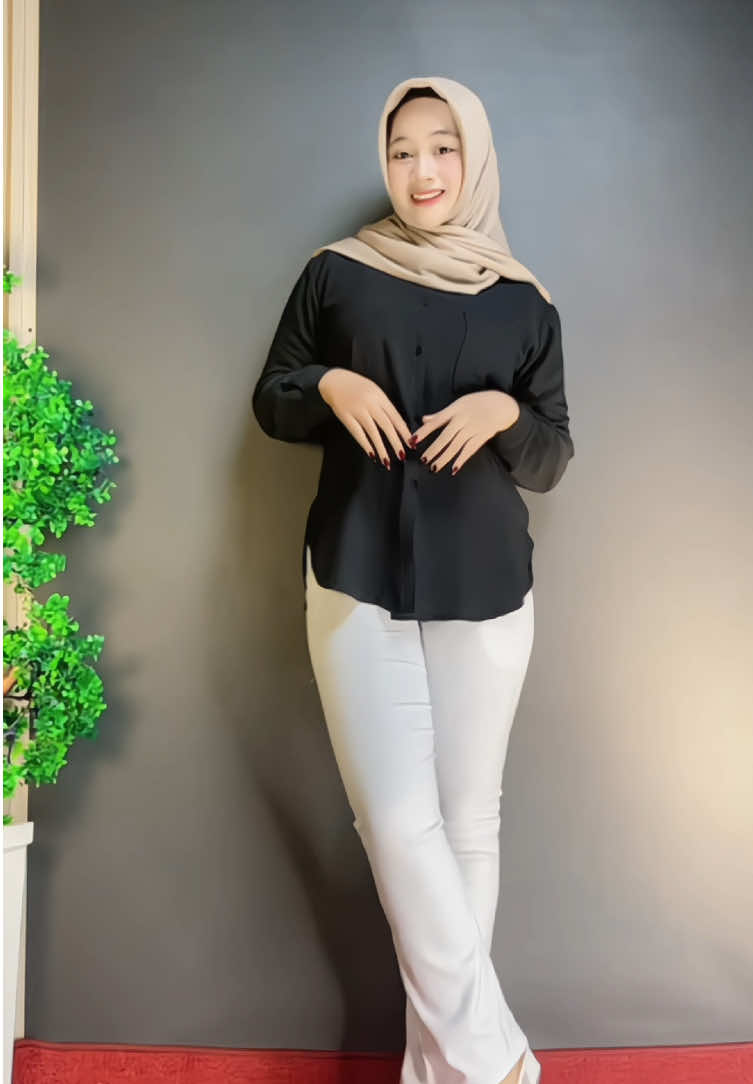 rekomendasi kemeja crinkle bahan lembut nih bestii langsung di co yaa🥰🫶🏻 #rekomendasioutfit #kemejawanita #kemejacrinkle #fyp 