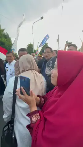 KDMP Desa Sumbung, Boyolali ditinjau langsung oleh Menko Pangan Zulkifli Hasan, Gubernur Jateng Ahmad Luthfi & Mas Dewan Verrell Bramasta. Kunjungan ini untuk memastikan kesiapan koperasi jelang launching nasional oleh Presiden Prabowo di 21 Juli lalu. 🚀 #menkopangan #bantupanganbanturakyat  #KopdesMerahPutih #KopdesIndonesia #ZulkifliHasan #Prabowo #PartaiAmanatNasional