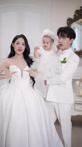 Cầm nhẫn cưới trên tay 🤩 - 👗 : @ÁO CƯỚI VIVIAN #tradang #tiktokdance 