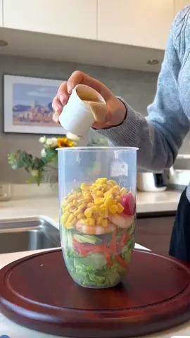 Botol salad estetik set garpu 1000 Ml. #salad  #saladbuah  #salads  #saladsayur  #botol  #botolsalad  #botolsaladdengangarpu  #wadahsalad  #tempatsalad 