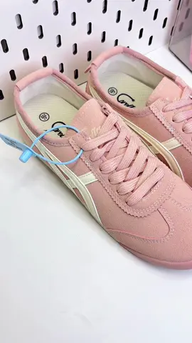 ang gandaa ng shoes na to🥹💕#corollashoes #pinkshoes #shoes #shoeslaces #corolla 